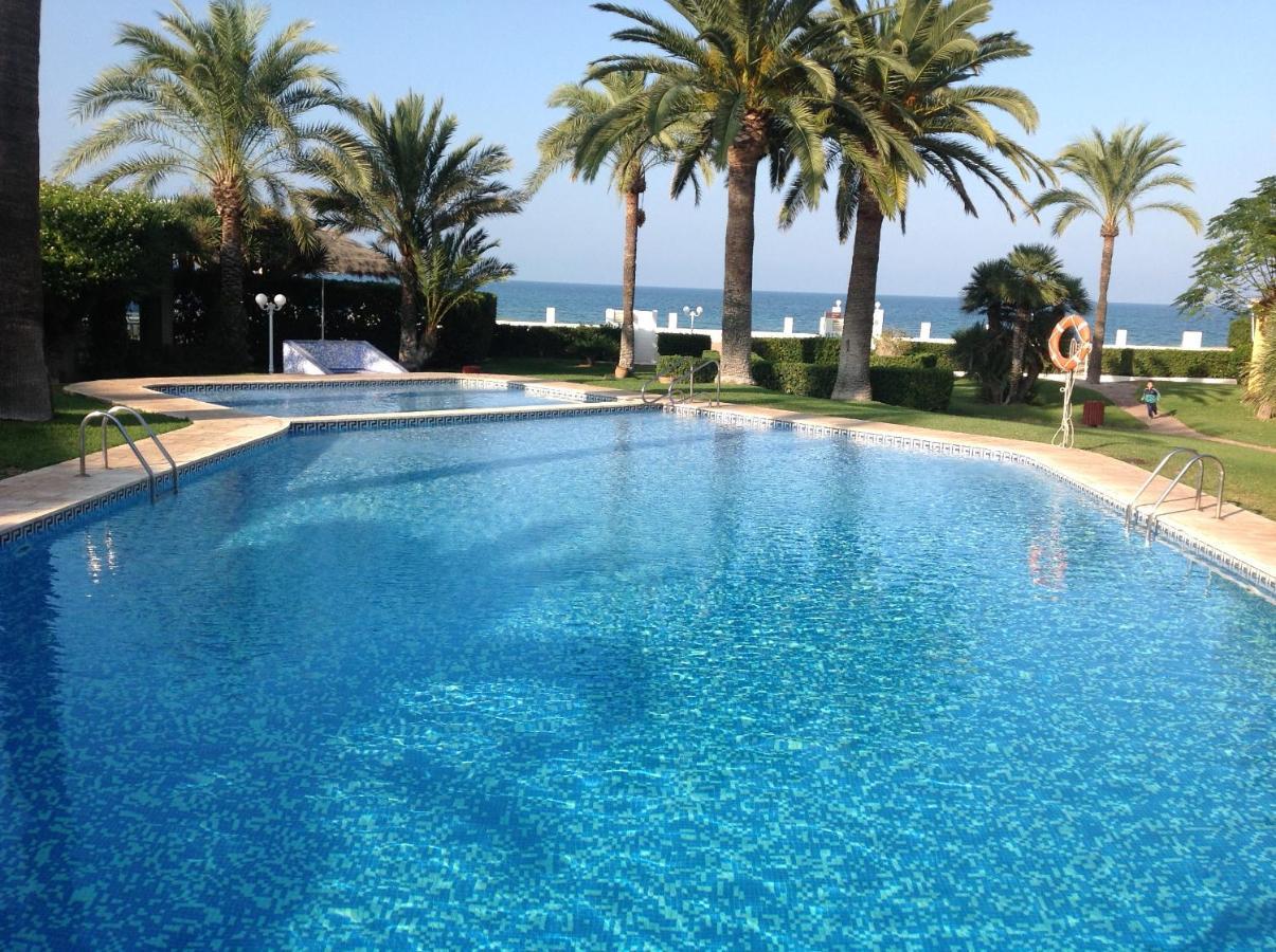 Urbanizacion Primera Linea De Playa Dénia Eksteriør billede