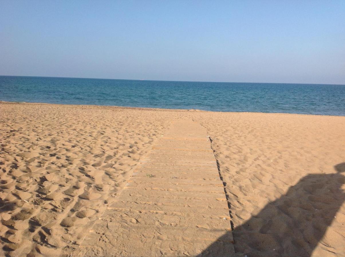 Urbanizacion Primera Linea De Playa Dénia Eksteriør billede